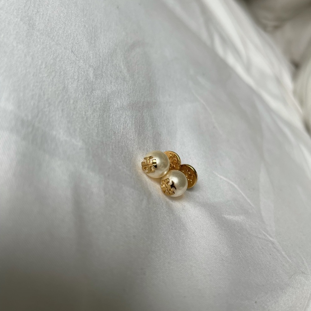 Tory Burch pearl logo earrings
